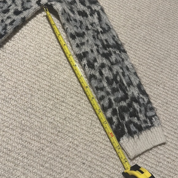 Zara Girls Soft Leopard Sweater - Picture 4 of 6